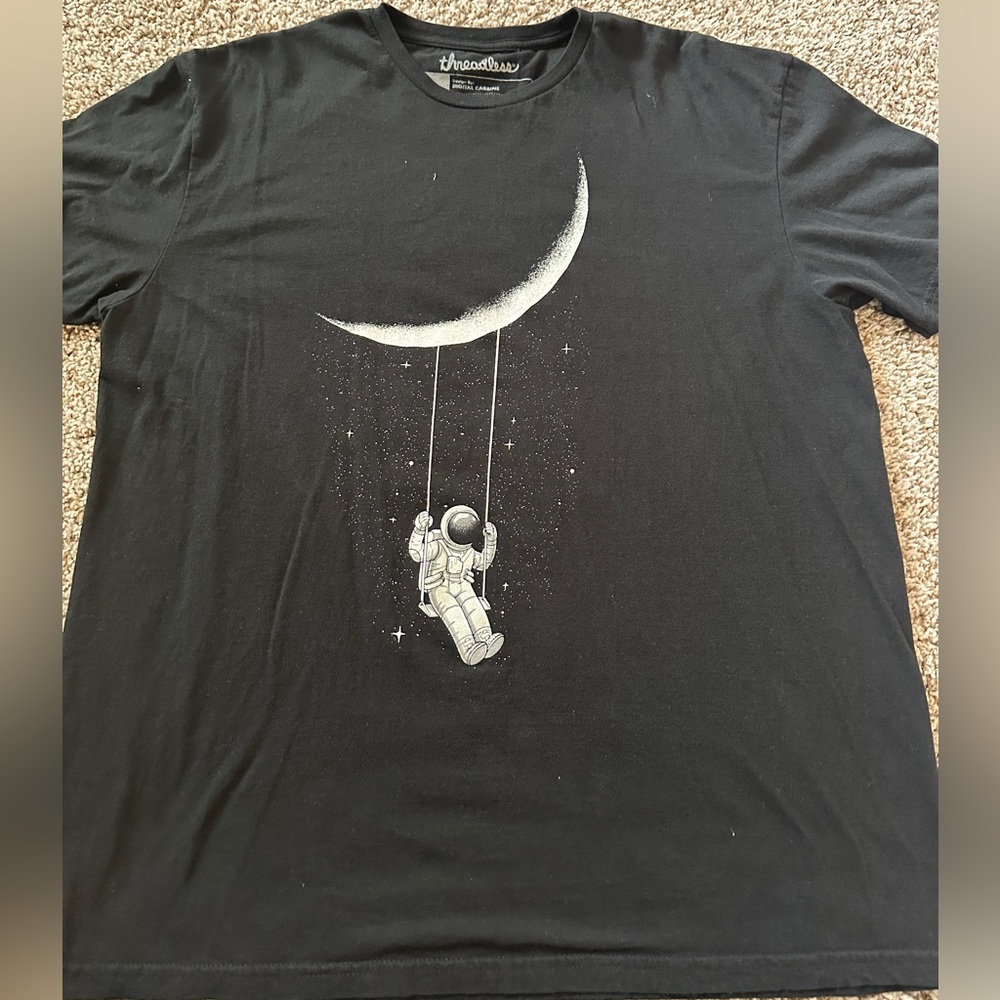 Black casual tee
